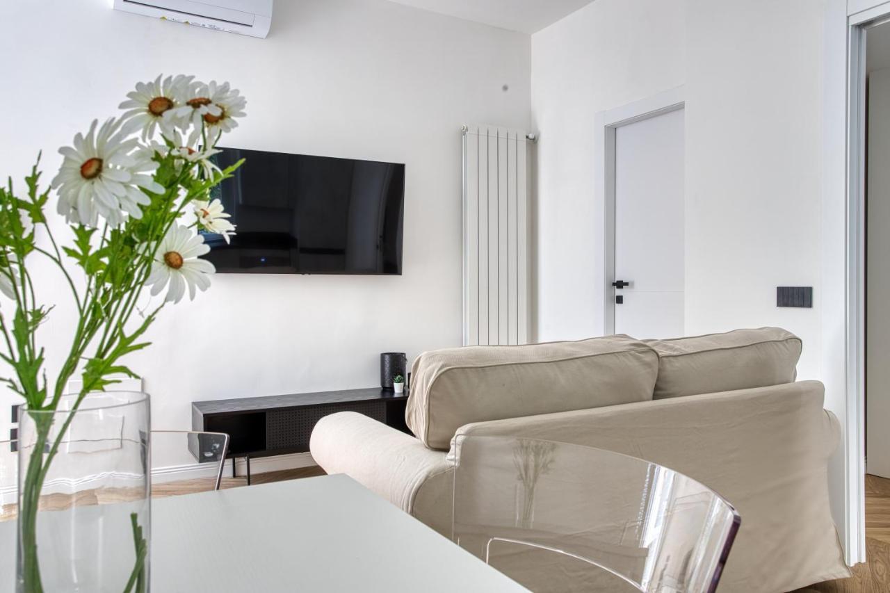 밀라노 Joivy Stunning Flat With Balcony 아파트 외부 사진